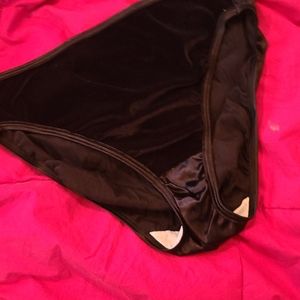 2 pair Hanes Black velvet underwear size 7